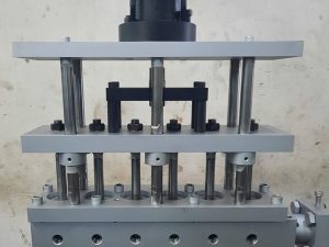 Cabeçotes para Máquinas Sopradoras PE PP de 1 a 20 Litros – Simples e Múltiplos com Controlador Automático ou Manual - NOVOS