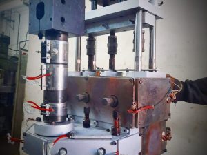 Cabeçotes para Máquinas Sopradoras PE PP de 1 a 20 Litros – Simples e Múltiplos com Controlador Automático ou Manual - NOVOS