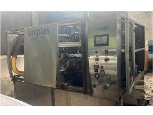 Sopradora PET Uniplas ASI Automática – Produção até 5.000 frascos/h – Ano 2011